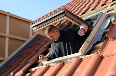 Pose de fenêtres de toit Velux à Saint-Coulomb